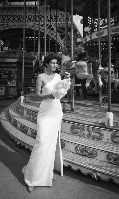 Made to measure wedding dress in Paris and ready to wear wedding dress online boutique.