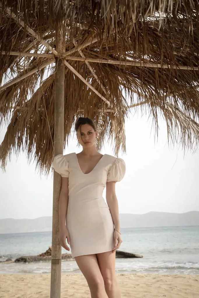 Made to measure wedding dress in Paris and ready to wear wedding dress online boutique.