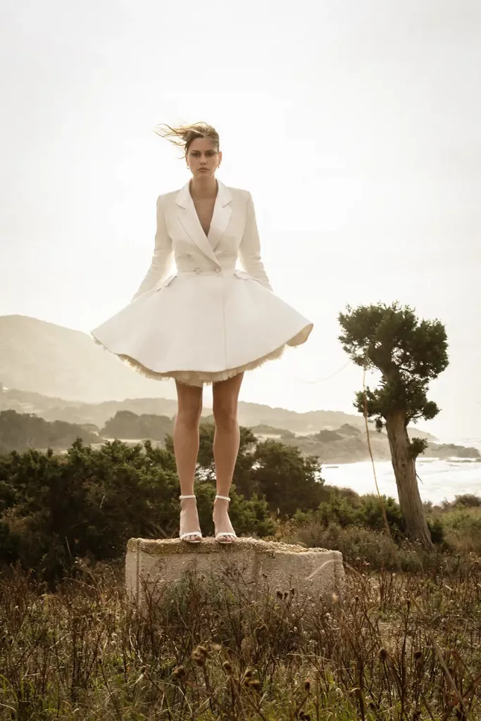 Made to measure wedding dress in Paris and ready to wear wedding dress online boutique.